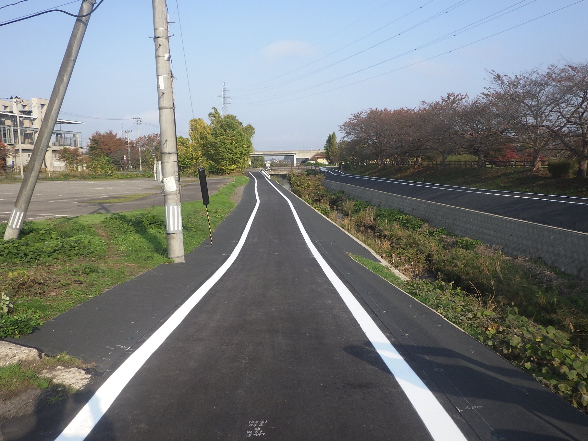 河川海岸改良（改良）工事（堤防舗装）